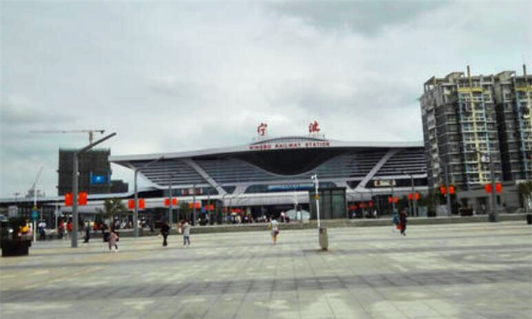 宁波汽车南站属于哪个区