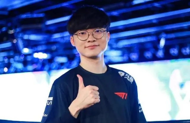 英雄联盟败者组决赛：8月19日（周六）下午2点 T1 vs KT